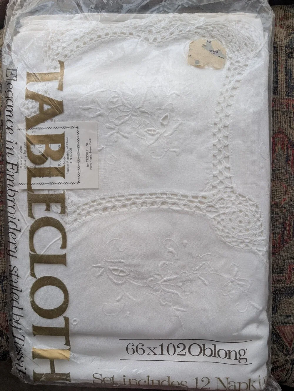Tablecloth with White Cutwork Embroidery - 66x102 Oblong With 12 Napkins